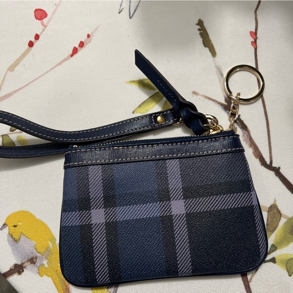 Dooney & Bourke Wristlet NWOT - Picture 7 of 11